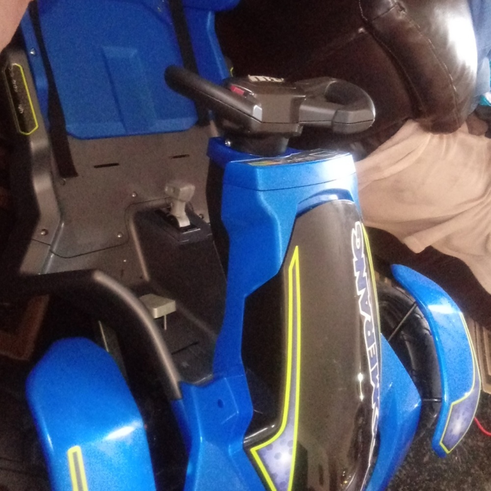 BOOMERANG THREE WHEELER 2 12 VOLR BATTERIES GEARS